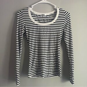 Navy and while long sleeve scoop neck striped stretchy full length shirt size XS